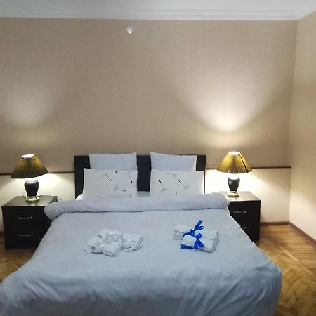 Apartment Down Town Group Tbilisi ภายนอก รูปภาพ