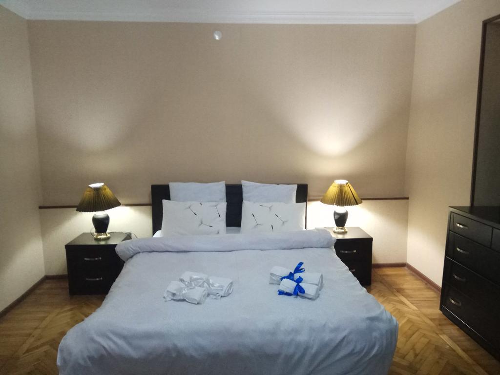 Apartment Down Town Group Tbilisi ภายนอก รูปภาพ
